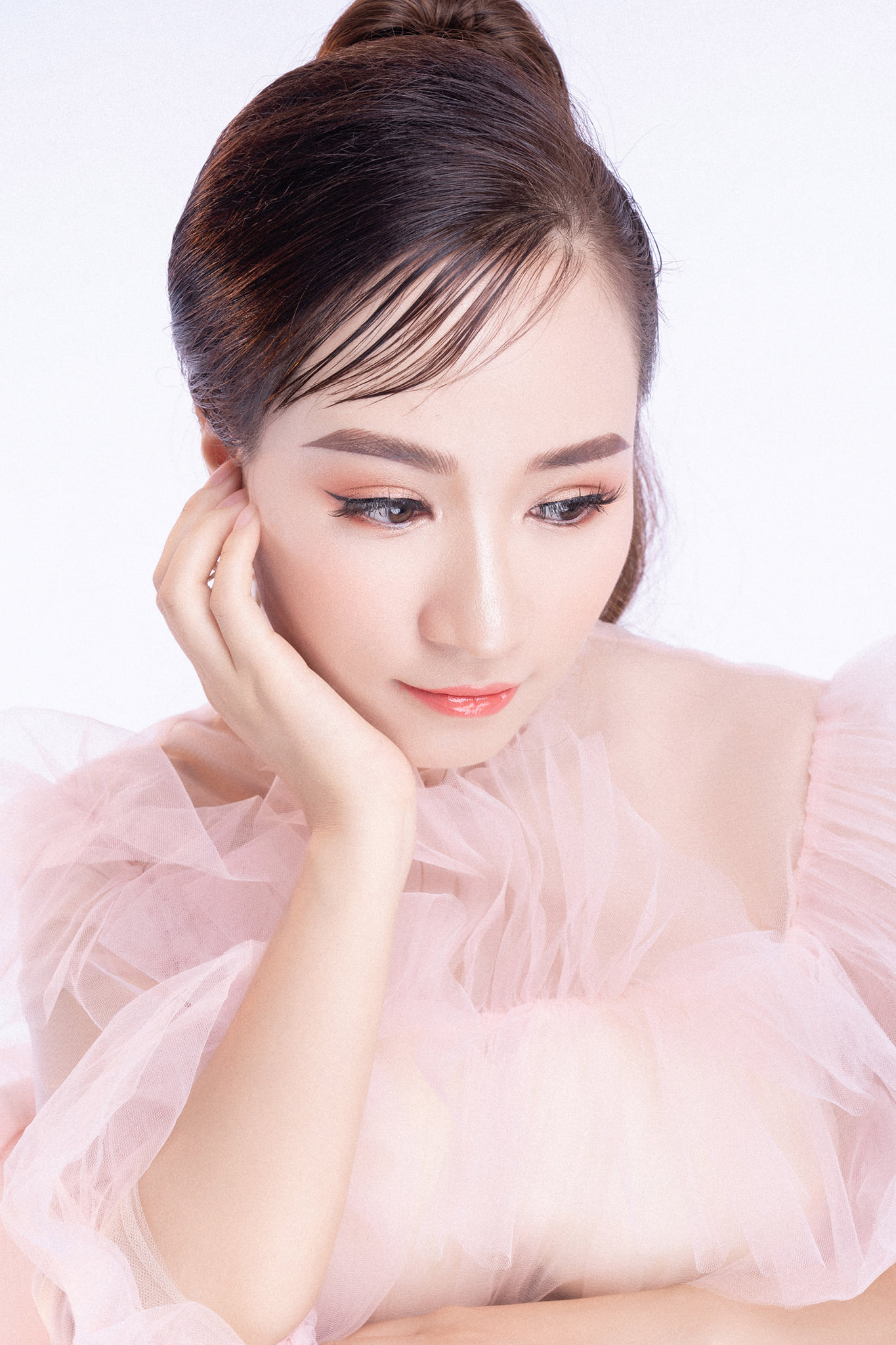 Chup-anh-beauty-theo-yeu-cau-tai-Smile-media