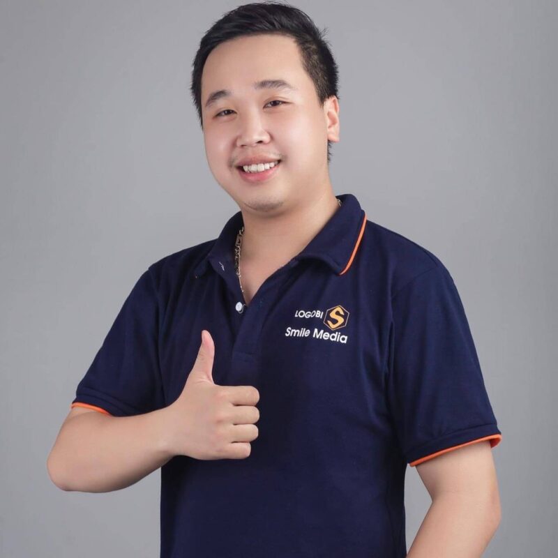 Lê-Dức-Long-Trưởng-phòng-trang-phục-Smile-Media