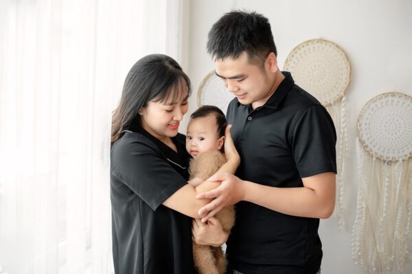 concept-chup-anh-gia-dinh-3-nguoi-dep