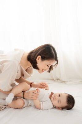 y-tuong-chup-anh-me-va-be-trai