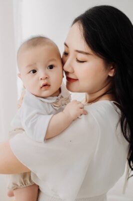 y-tuong-chup-anh-me-va-con-gai