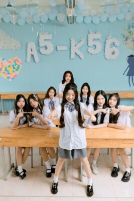 mẫu trang trí lớp chụp kỷ yếu