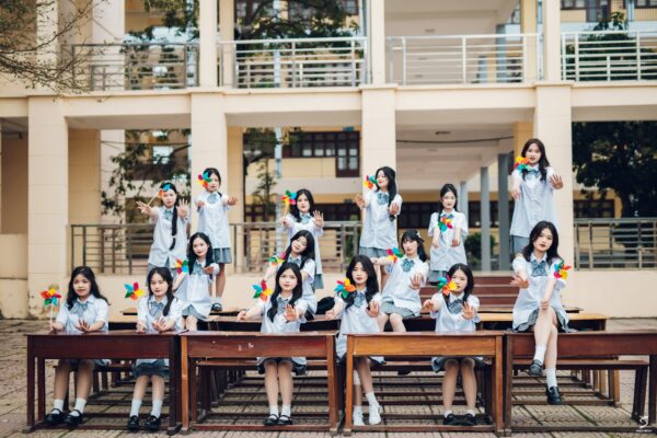 phụ kiện chụp kỷ yếu